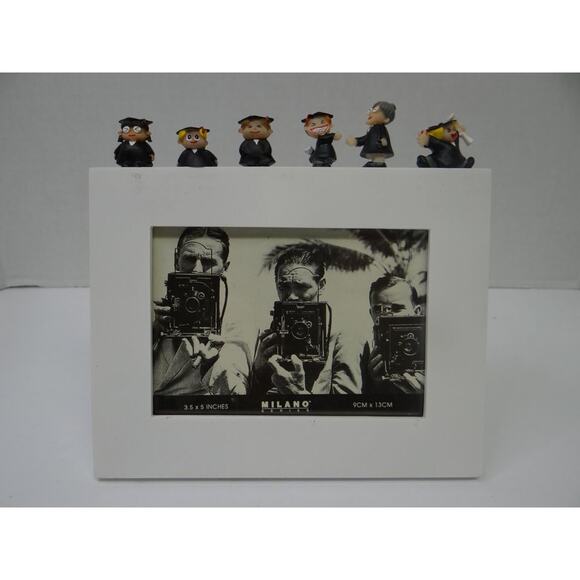 Graduate Photo Frame, Fun Graduate Characters, Graduation Memories, NEW - Picture 1 of 4